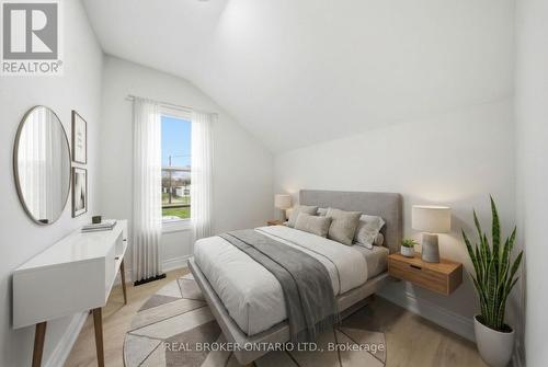 129 Durham Street, Port Colborne, ON - Indoor Photo Showing Bedroom