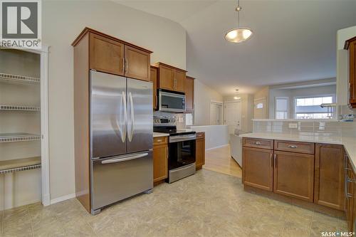 3023 Cranbourn Crescent, Regina, SK - Indoor Photo Showing Kitchen With Stainless Steel Kitchen
