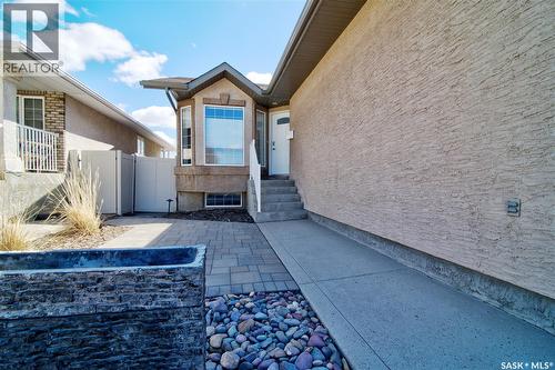 3023 Cranbourn Crescent, Regina, SK - Outdoor