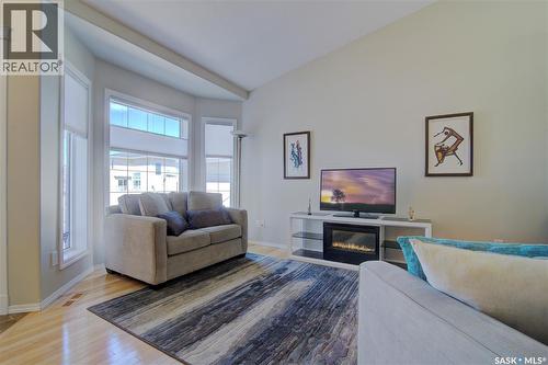 3023 Cranbourn Crescent, Regina, SK - Indoor Photo Showing Living Room