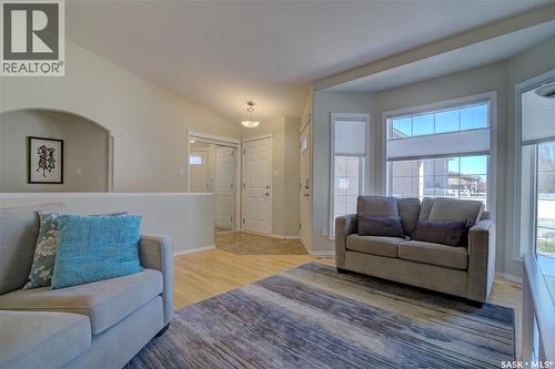 3023 Cranbourn Crescent, Regina, SK - Indoor Photo Showing Living Room