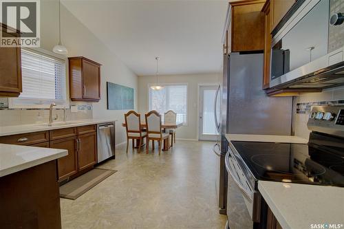 3023 Cranbourn Crescent, Regina, SK - Indoor Photo Showing Kitchen