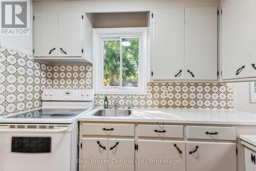 499 Krug Street, Kitchener, ON - Indoor Photo Showing Kitchen