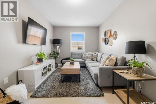 4672 Marigold Drive, Regina, SK - Indoor Photo Showing Living Room