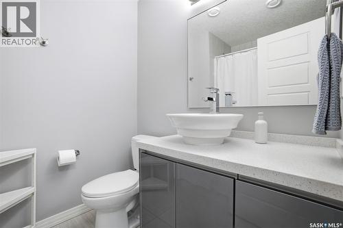 710 Sauer Crescent, Saskatoon, SK - Indoor Photo Showing Bathroom