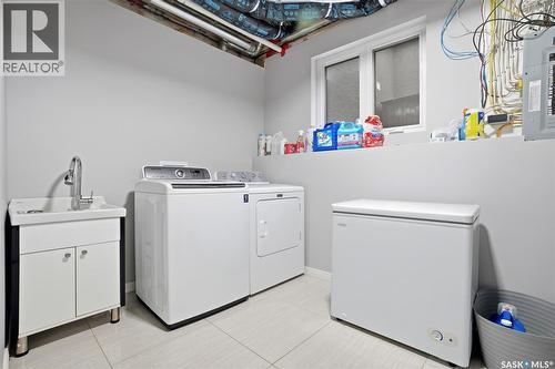 710 Sauer Crescent, Saskatoon, SK - Indoor Photo Showing Laundry Room
