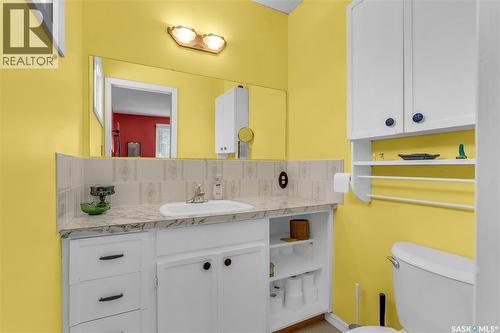1534 9Th Avenue N, Saskatoon, SK - Indoor Photo Showing Bathroom