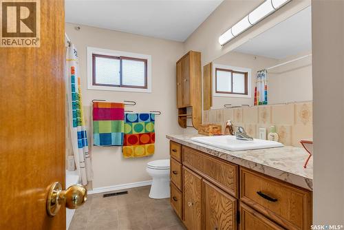 1534 9Th Avenue N, Saskatoon, SK - Indoor Photo Showing Bathroom