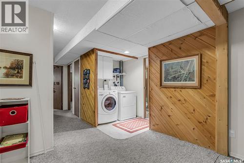 1534 9Th Avenue N, Saskatoon, SK - Indoor Photo Showing Laundry Room