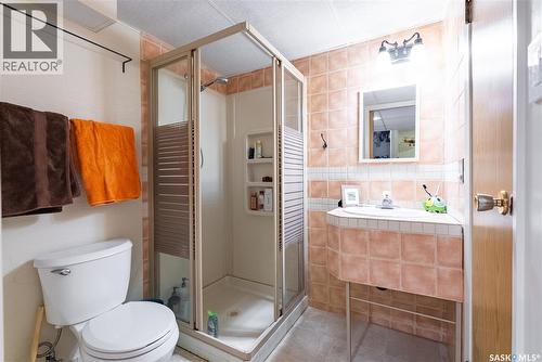 1534 9Th Avenue N, Saskatoon, SK - Indoor Photo Showing Bathroom