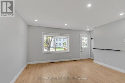 76 Stapleton Avenue, Hamilton, ON - Indoor Photo Showing Other Room