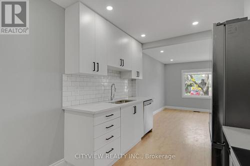76 Stapleton Avenue, Hamilton, ON - Indoor Photo Showing Kitchen