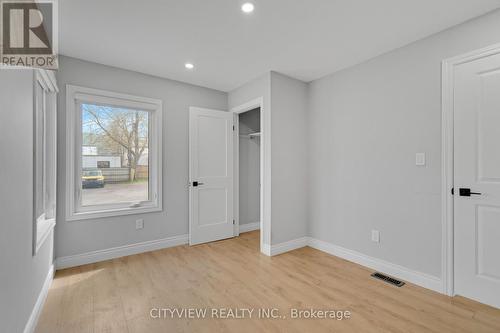 76 Stapleton Avenue, Hamilton, ON - Indoor Photo Showing Other Room