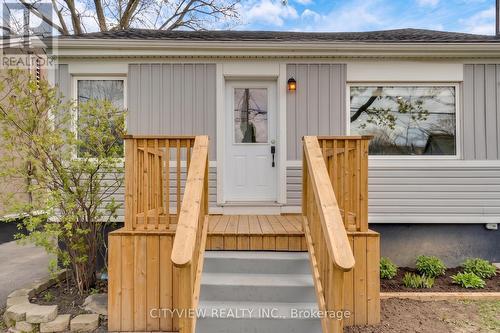 76 Stapleton Avenue, Hamilton, ON - Outdoor