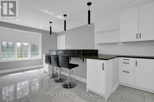 7038 Shields Drive, Ottawa, ON - Indoor Photo Showing Kitchen
