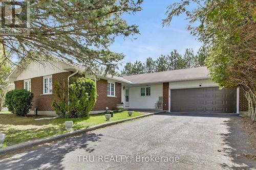 7038 Shields Drive, Ottawa, ON - Outdoor