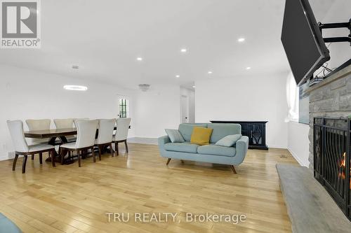 7038 Shields Drive, Ottawa, ON - Indoor