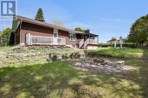 7038 Shields Drive, Ottawa, ON - Outdoor With Deck Patio Veranda