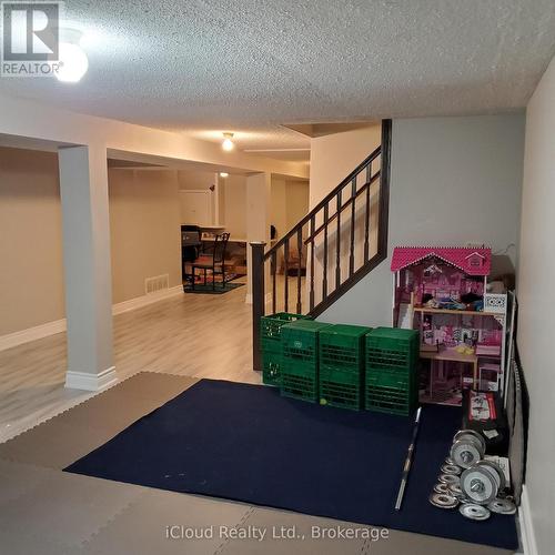 2776 Lindholm Crescent, Mississauga, ON - Indoor Photo Showing Other Room