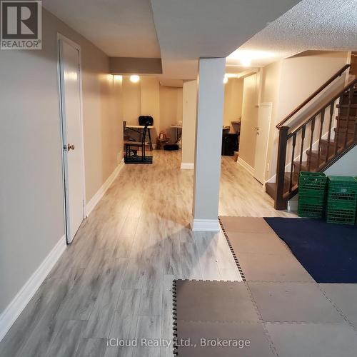 2776 Lindholm Crescent, Mississauga, ON - Indoor Photo Showing Other Room