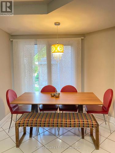 2776 Lindholm Crescent, Mississauga, ON - Indoor Photo Showing Dining Room