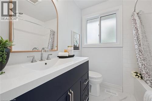 176 Woodville Place, Waterloo, ON - Indoor Photo Showing Bathroom