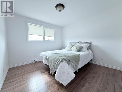17 Second Avenue, Pasadena, NL - Indoor Photo Showing Bedroom