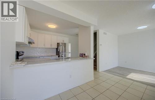 142 York Road Unit# 9, Guelph, ON - Indoor Photo Showing Kitchen