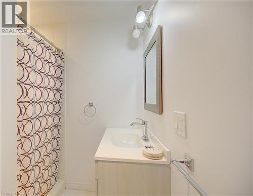 142 York Road Unit# 9, Guelph, ON - Indoor Photo Showing Bathroom