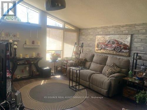 4 Kelvin Crescent, Deep River, ON - Indoor Photo Showing Living Room With Fireplace