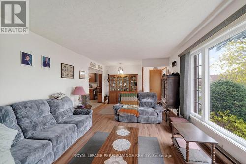 3205 Duval Avenue, Cornwall, ON - Indoor Photo Showing Living Room