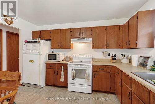 3205 Duval Avenue, Cornwall, ON - Indoor Photo Showing Kitchen