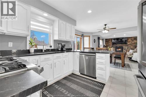 2048 Eugeni, Tecumseh, ON - Indoor Photo Showing Kitchen With Upgraded Kitchen
