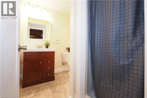 163 Pinegrove Crescent, Waterloo, ON - Indoor Photo Showing Bathroom