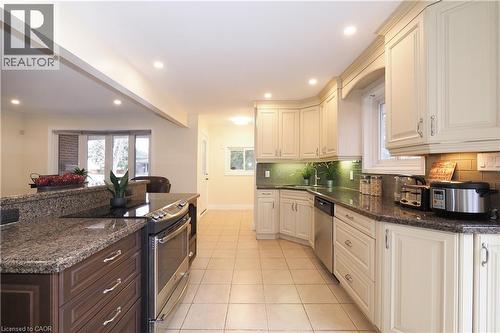 163 Pinegrove Crescent, Waterloo, ON - Indoor Photo Showing Kitchen