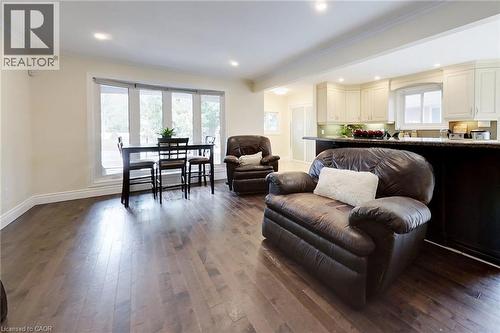 163 Pinegrove Crescent, Waterloo, ON - Indoor Photo Showing Living Room