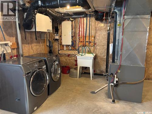 4501 Green Poplar Lane E, Regina, SK - Indoor Photo Showing Laundry Room