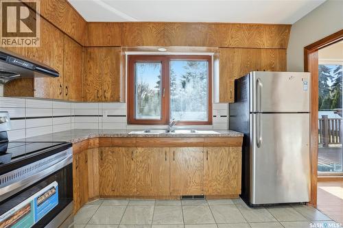 1806 Arlington Avenue, Saskatoon, SK - Indoor Photo Showing Kitchen With Double Sink
