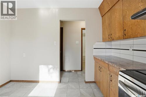 1806 Arlington Avenue, Saskatoon, SK - Indoor Photo Showing Kitchen