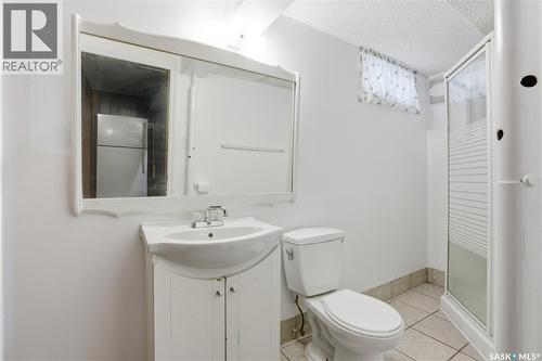 1806 Arlington Avenue, Saskatoon, SK - Indoor Photo Showing Bathroom
