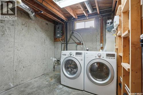 1806 Arlington Avenue, Saskatoon, SK - Indoor Photo Showing Laundry Room