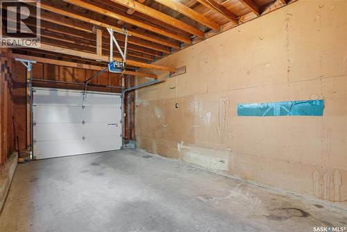 1806 Arlington Avenue, Saskatoon, SK - Indoor Photo Showing Garage
