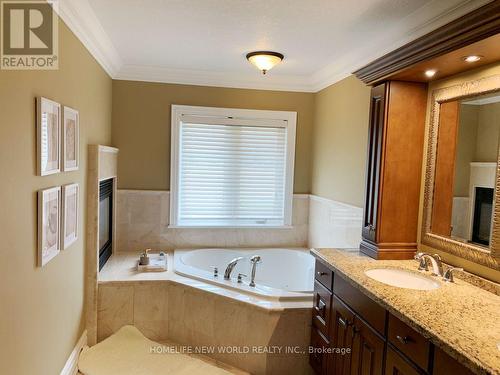 106 Paige Street, Kitchener, ON - Indoor Photo Showing Bathroom