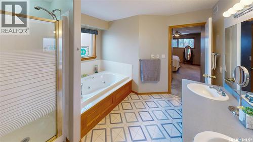 3254 Peyson Bay E, Regina, SK - Indoor Photo Showing Bathroom