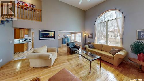 3254 Peyson Bay E, Regina, SK - Indoor Photo Showing Living Room