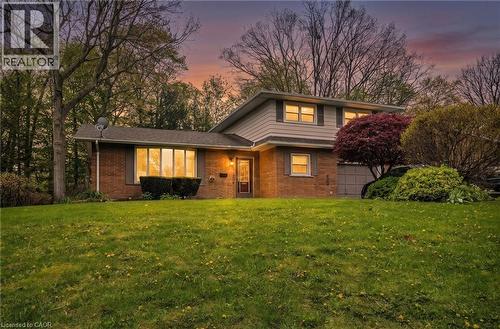 11 THISTLE Court  Tillsonburg, ON N4G 2S8