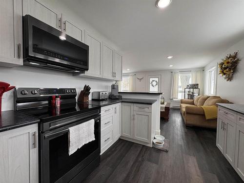 1026 Third Street E, Fort Frances, ON - Indoor Photo Showing Kitchen