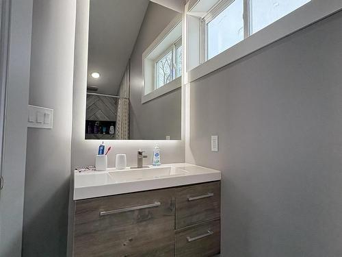 1026 Third Street E, Fort Frances, ON - Indoor Photo Showing Bathroom