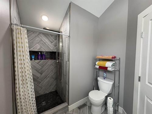 1026 Third Street E, Fort Frances, ON - Indoor Photo Showing Bathroom