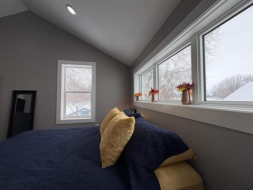 1026 Third Street E, Fort Frances, ON - Indoor Photo Showing Bedroom